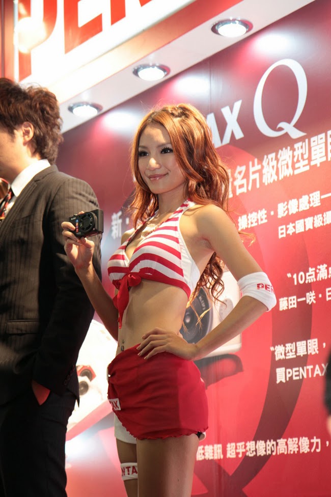 1403860896-hot-girl-bikini-xperia-9